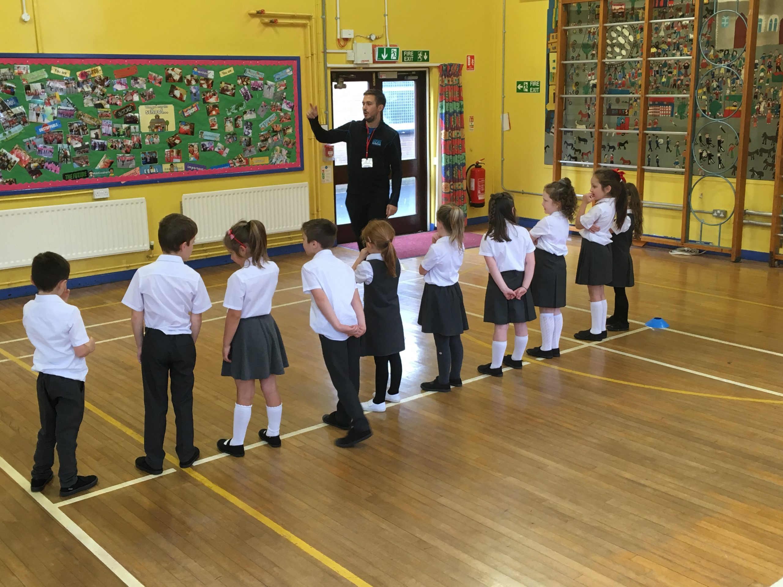 Explaining Land, Sea, Air (Ballyclare Primary) Explaining Land, Sea, Air (Ballyclare Primary)